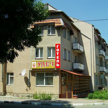 ホテル Удеч Zhidachov エクステリア 写真
